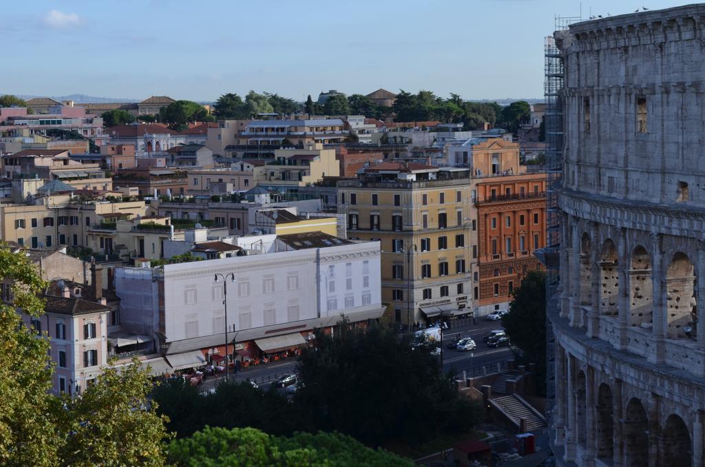 Domus Chiara Al Colosseo ローマ エクステリア 写真